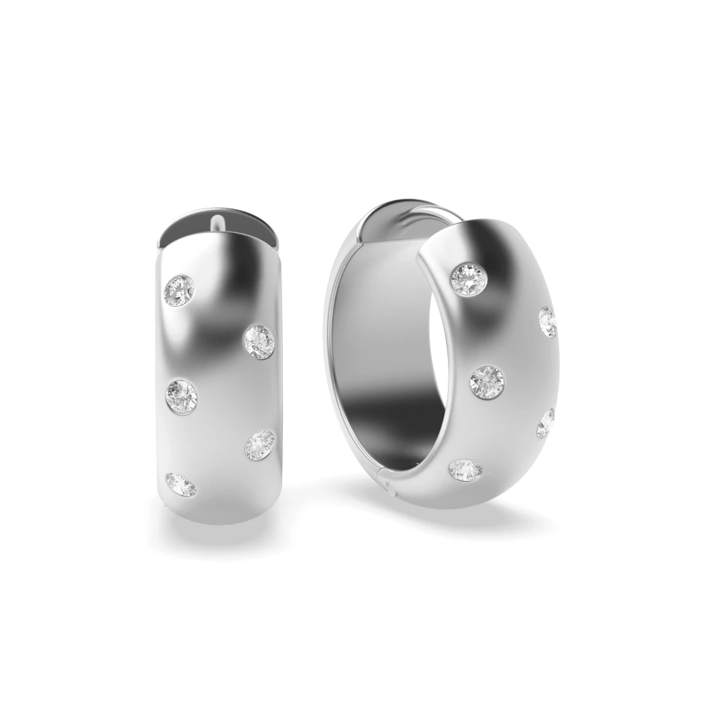 Oval shaped ring