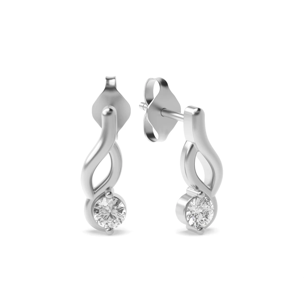 Oval shaped ring