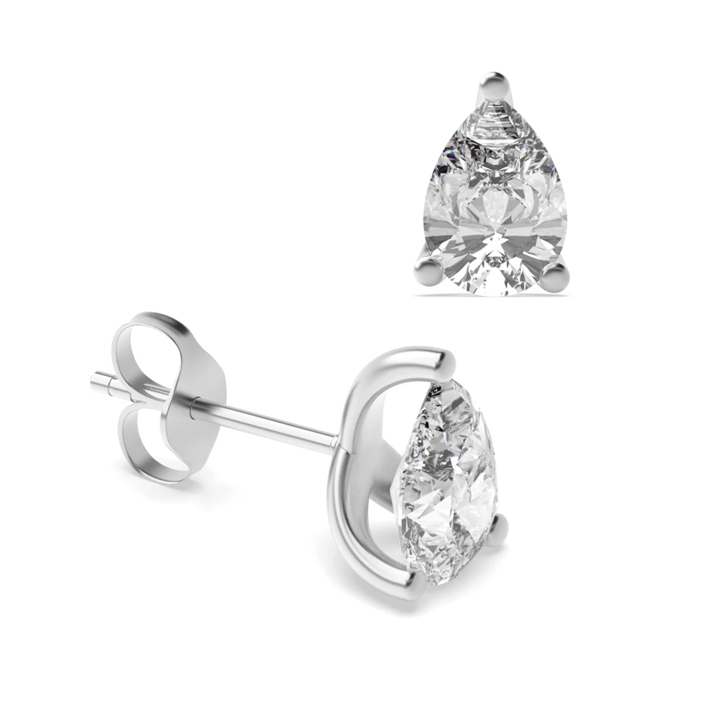Oval shaped ring