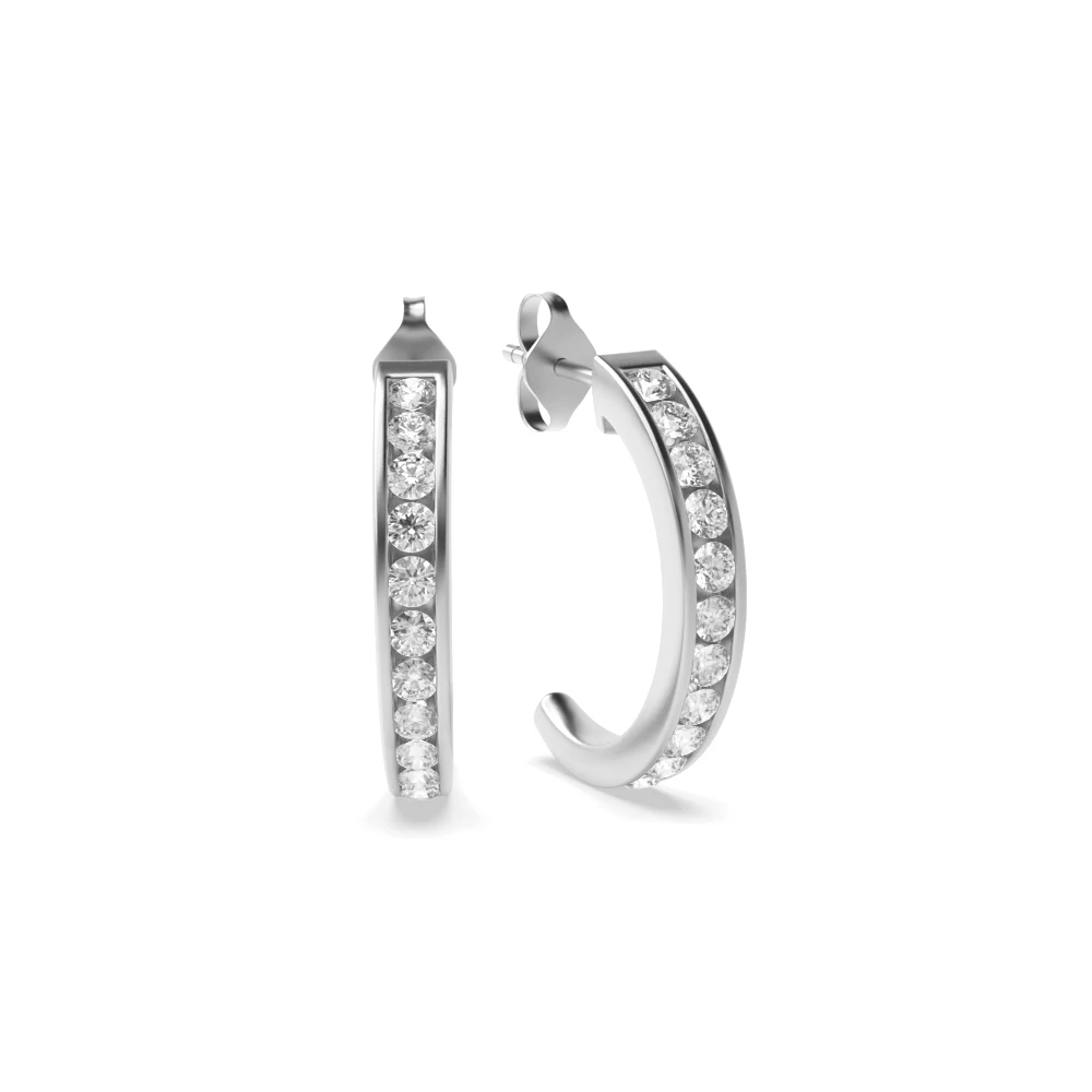 Oval shaped ring