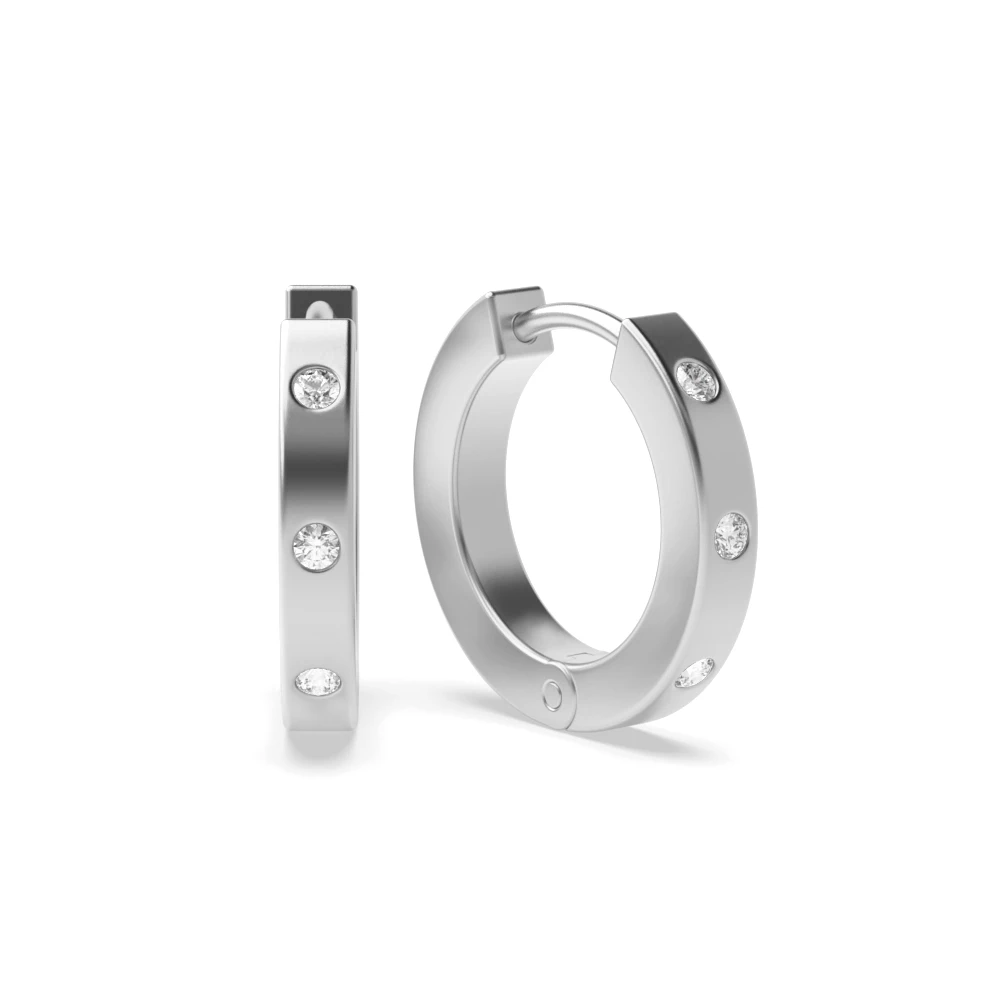 Oval shaped ring