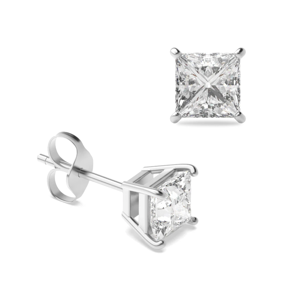 Oval shaped ring