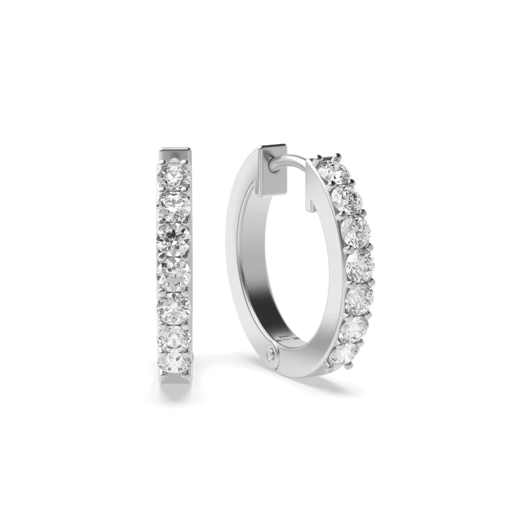Oval shaped ring