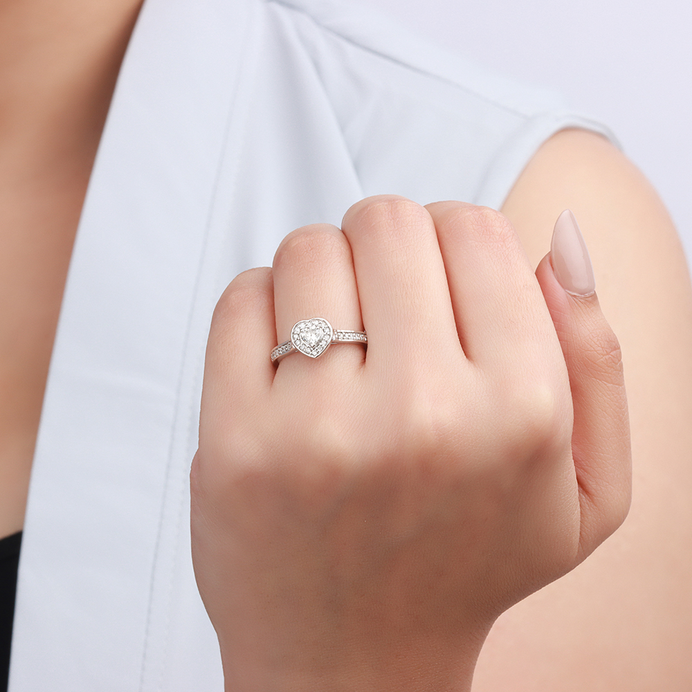halo heart ring