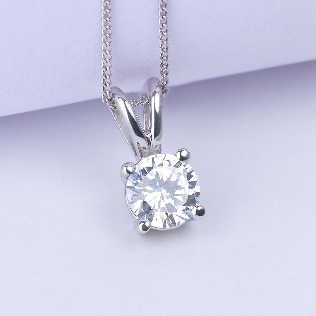 Solitaire pendants